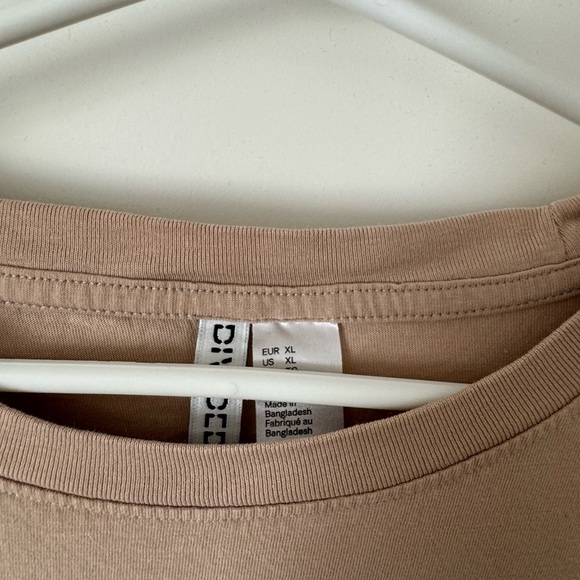 H&M Boyfriend Oversized Tee - Picture 3 of 3